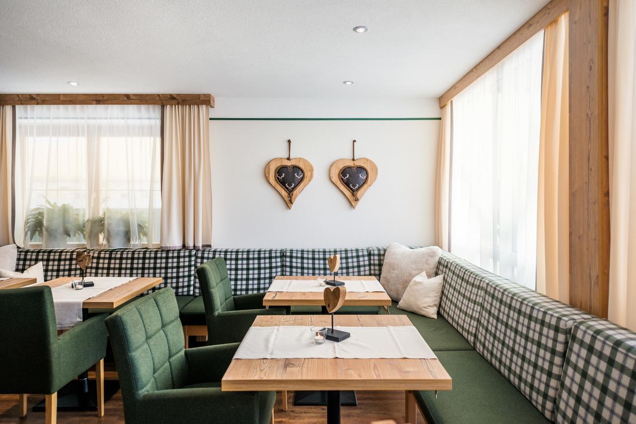 Hotel Hubertushof Lermoos Bagian luar foto