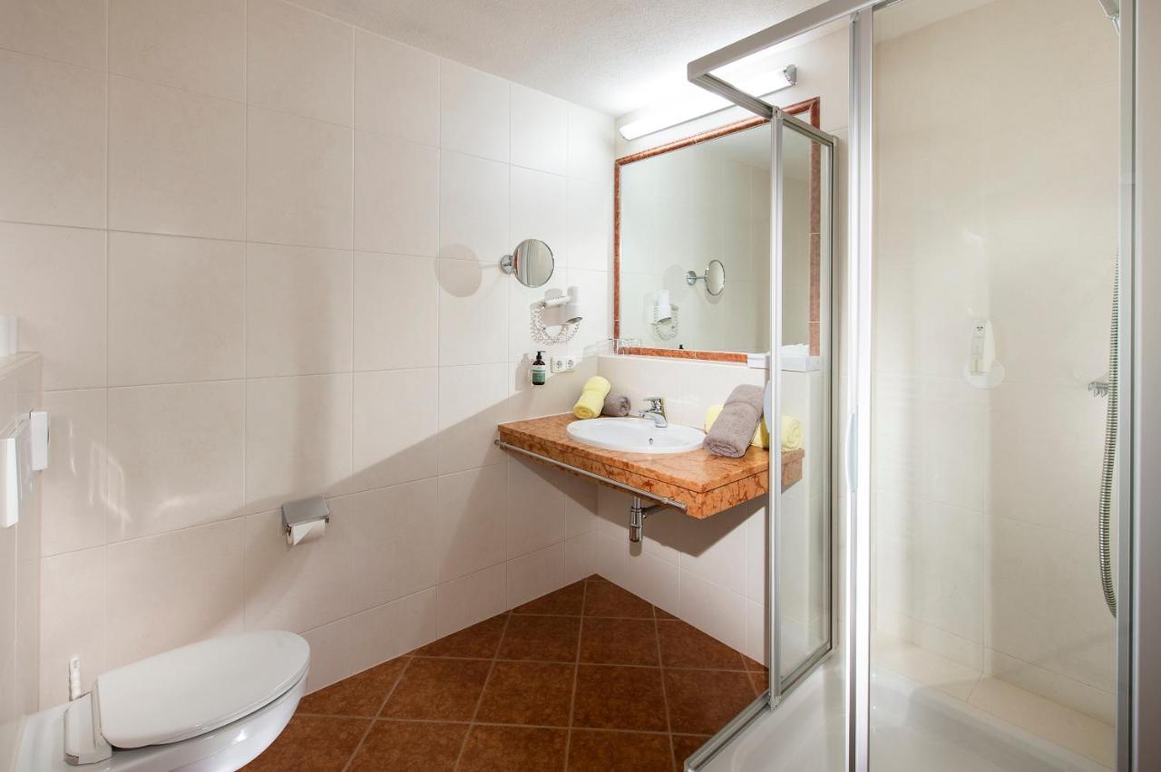 Hotel Hubertushof Lermoos Bagian luar foto